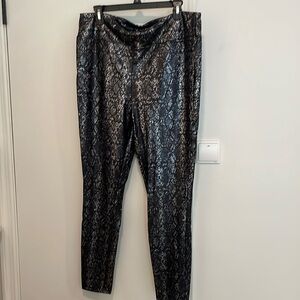 LuLaRoe Luxe 2xl leggings snake skin look